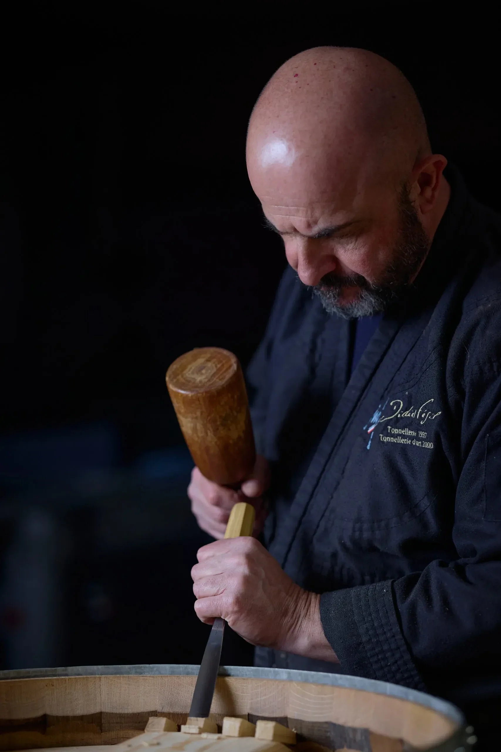 Portrait de Didier Fésil dans son atelier